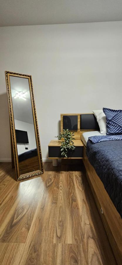 Betty Apartments Borik - Whole Ground Floor 로비니 외부 사진