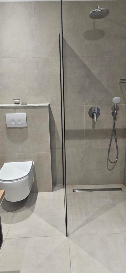 Betty Apartments Borik - Whole Ground Floor 로비니 외부 사진
