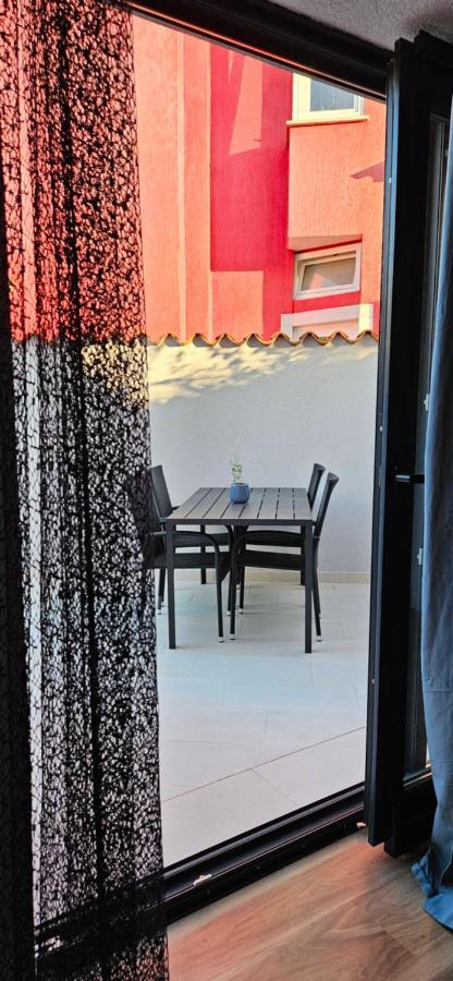Betty Apartments Borik - Whole Ground Floor 로비니 외부 사진