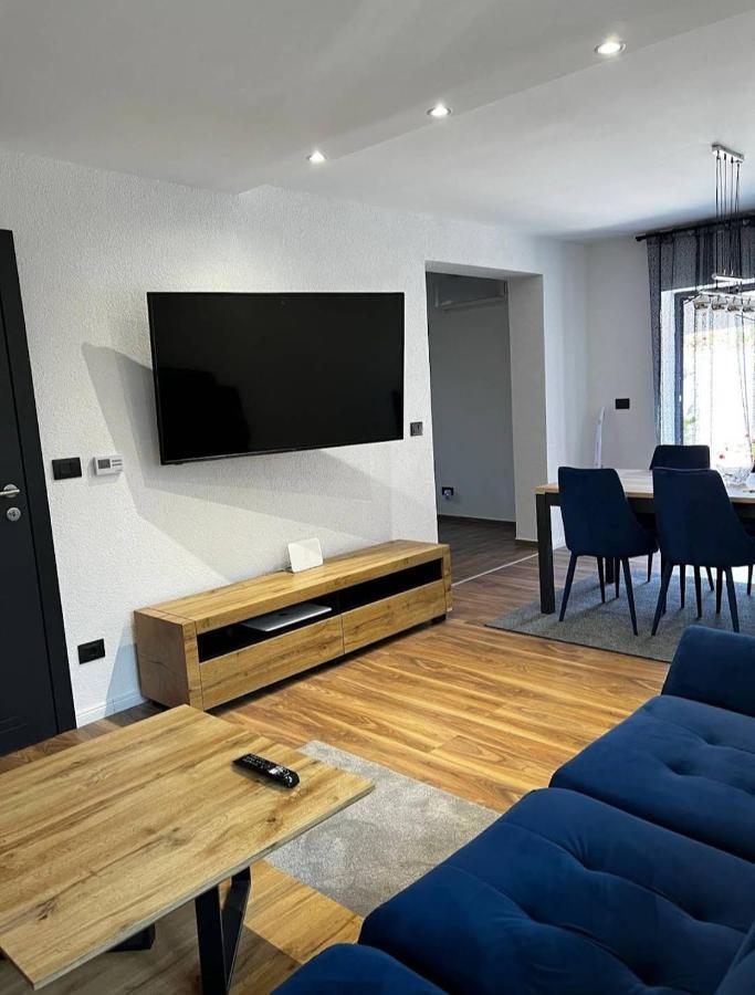 Betty Apartments Borik - Whole Ground Floor 로비니 외부 사진