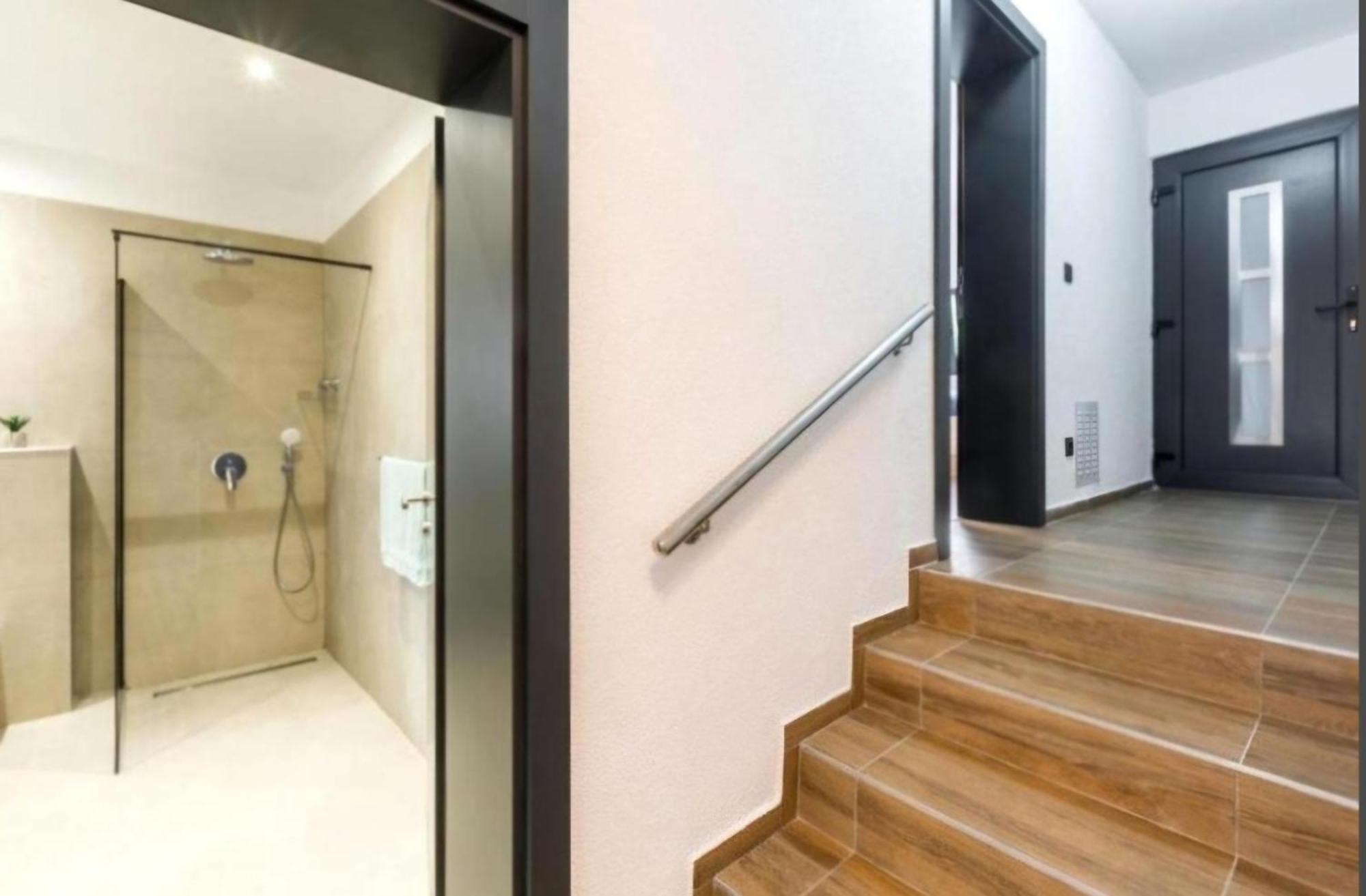 Betty Apartments Borik - Whole Ground Floor 로비니 외부 사진