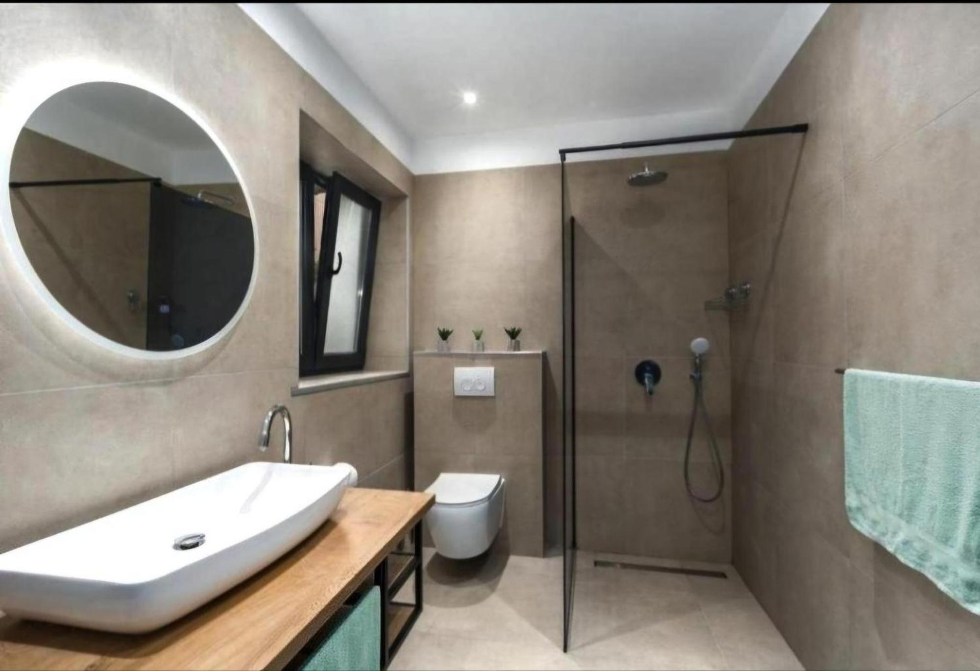 Betty Apartments Borik - Whole Ground Floor 로비니 외부 사진